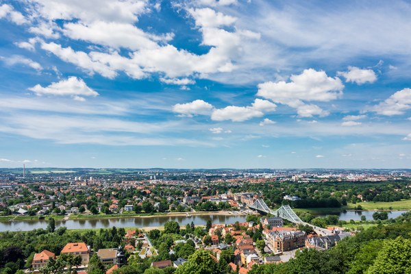 Foto: Luftbild Brücke (Blaues Wunder) über Fluss Elbe